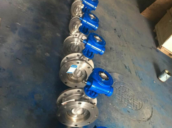 三(sān)偏心法(fǎ)蘭式渦(wō)輪蝶閥(fá) 三偏心(xin)法蘭式(shì)渦輪蝶(dié)閥